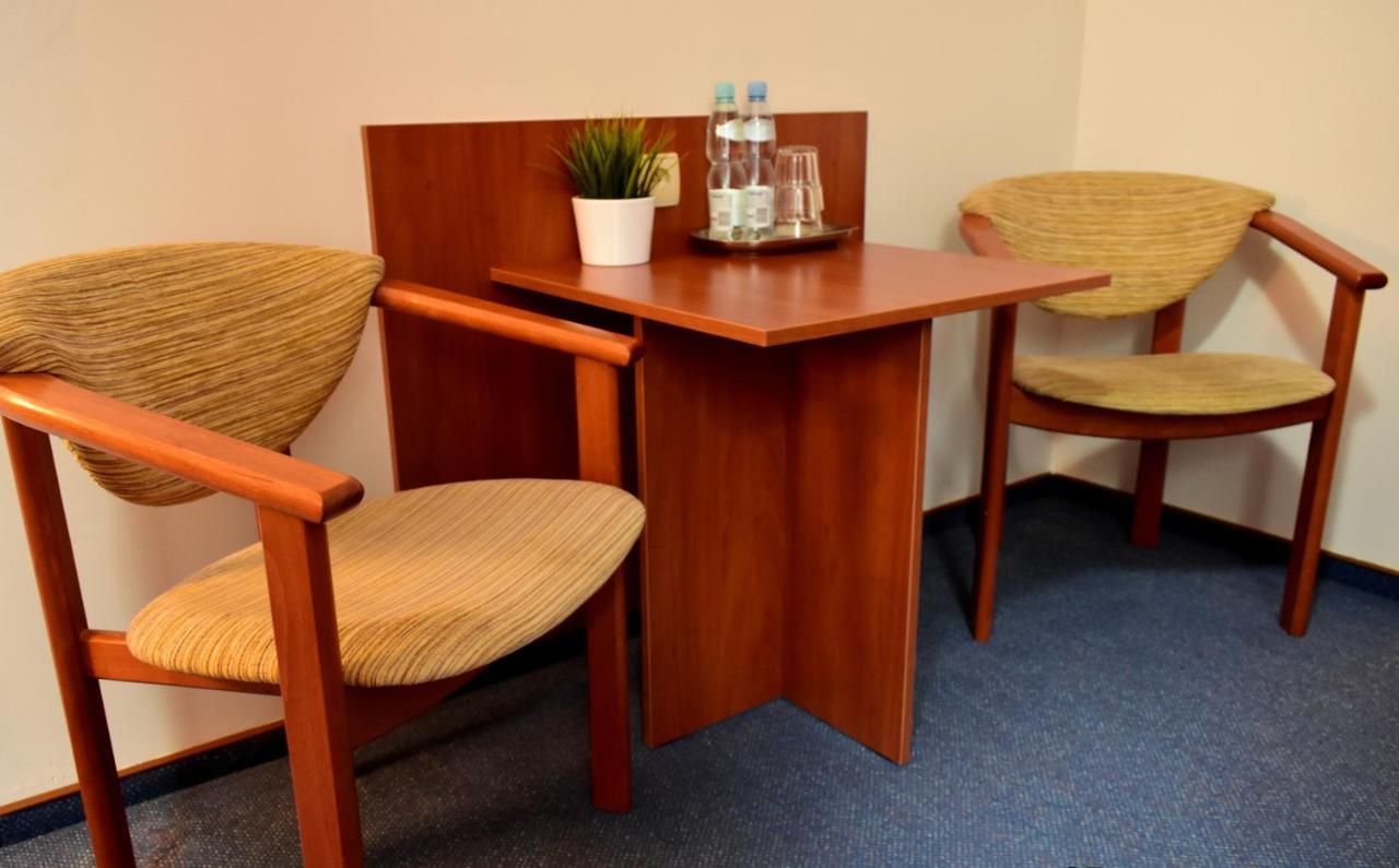 Hotel Zlote Deby Warszawa Eksteriør bilde