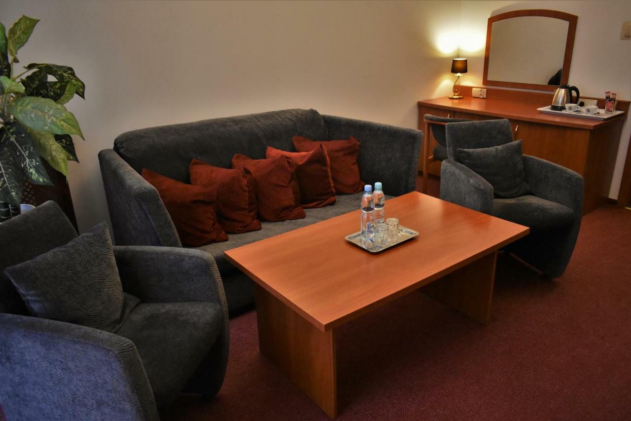 Hotel Zlote Deby Warszawa Eksteriør bilde